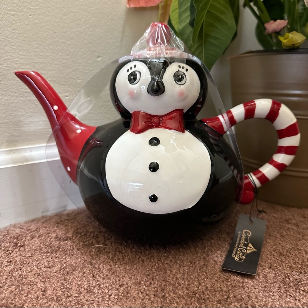 Johanna Parker Holiday Penguin Teapot.